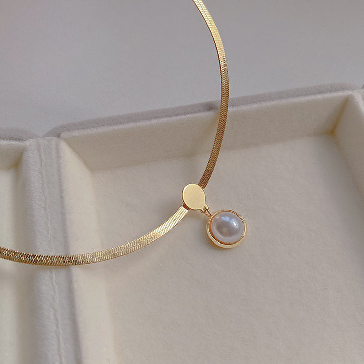 The Minimalist Pearl Necklace